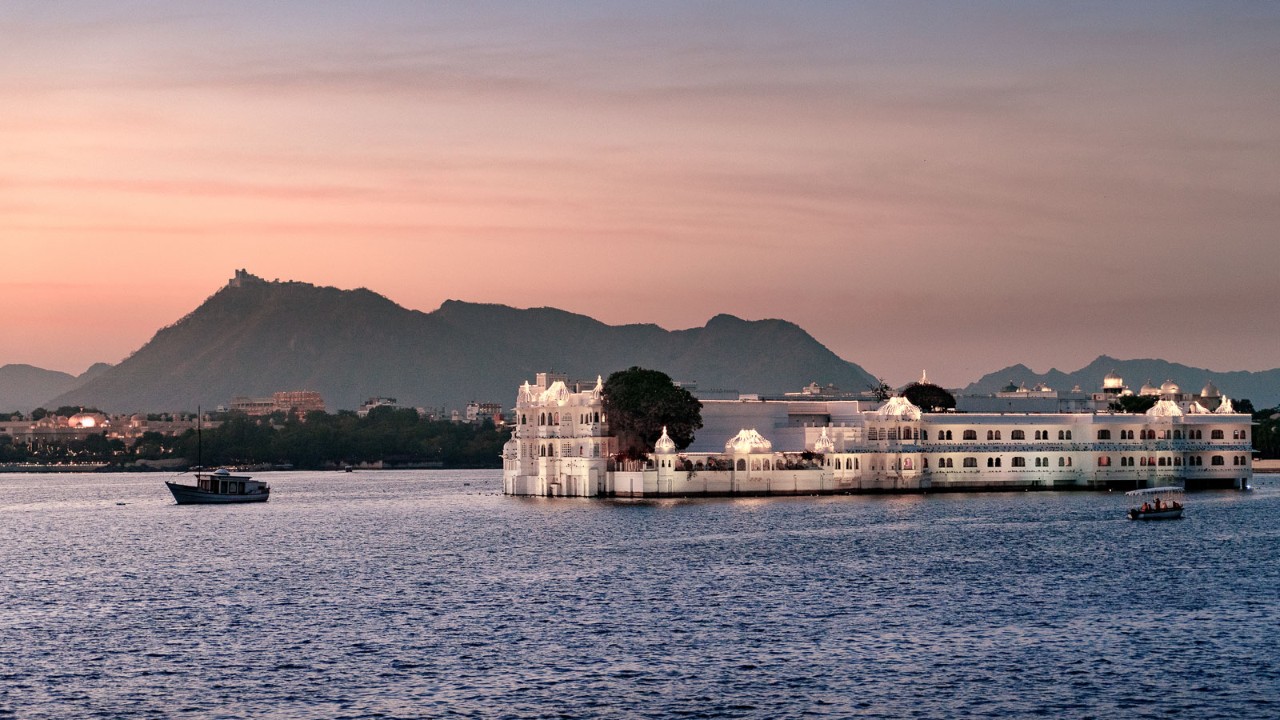 Overlooking lake view and Udaipur Palace
